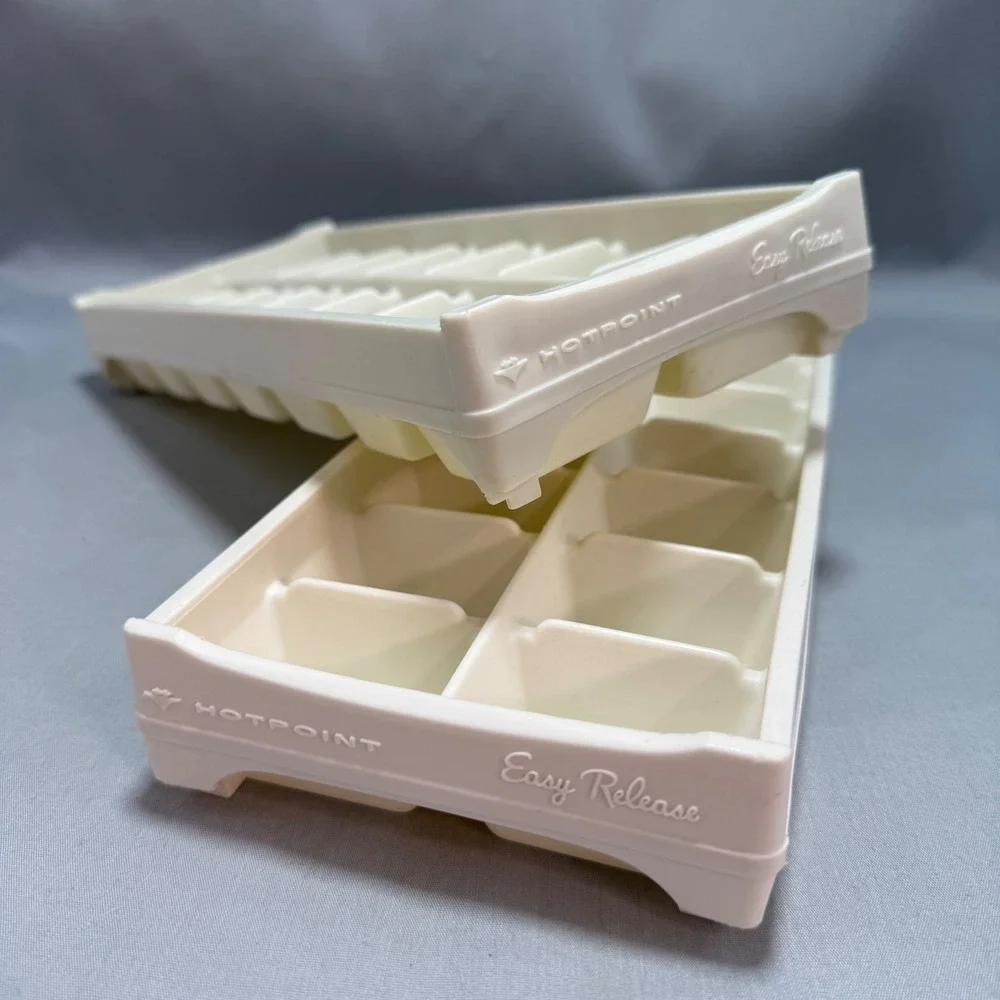 Hotpoint Easy Release Ice Cube Trays Cream Set of 2 Plastic MCM Vintage Kitchen
